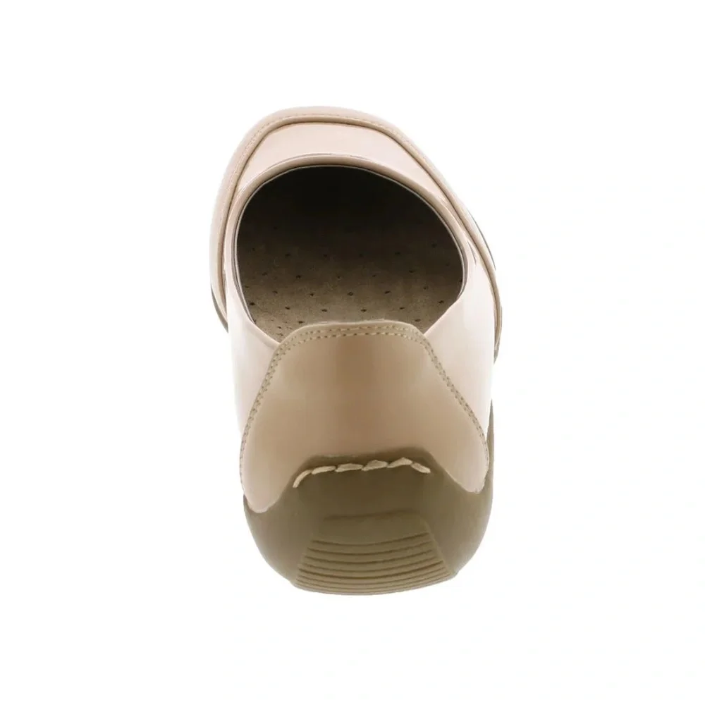NEW ARRAY Women's Cascade Two-Tone Comfort Flat with Rubber Sole 10